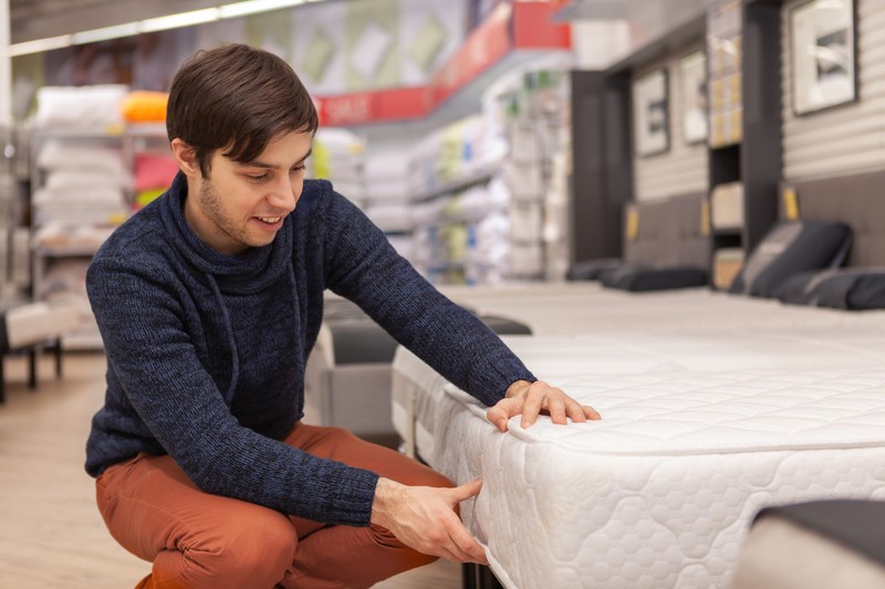 buying mattress online vs in-store